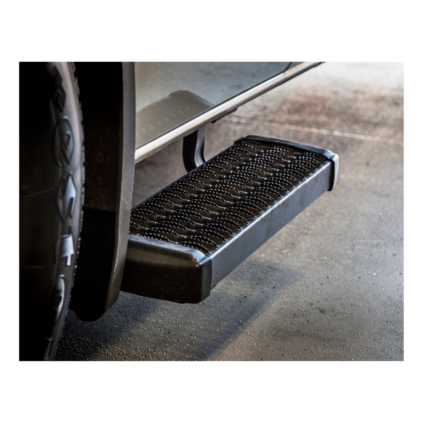 Luverne Grip Step 7" x 36" Black Aluminum Running Boards Select Express Savana Model 415036-400340
