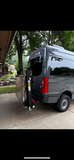 Van Liftgate – Removable Hitch-Mounted Liftgate for Cargo Vans